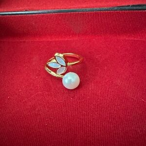 New Freshwater Pearl with Mother of Pearl Ring. Adjustable, Fits Sz 6.5-8